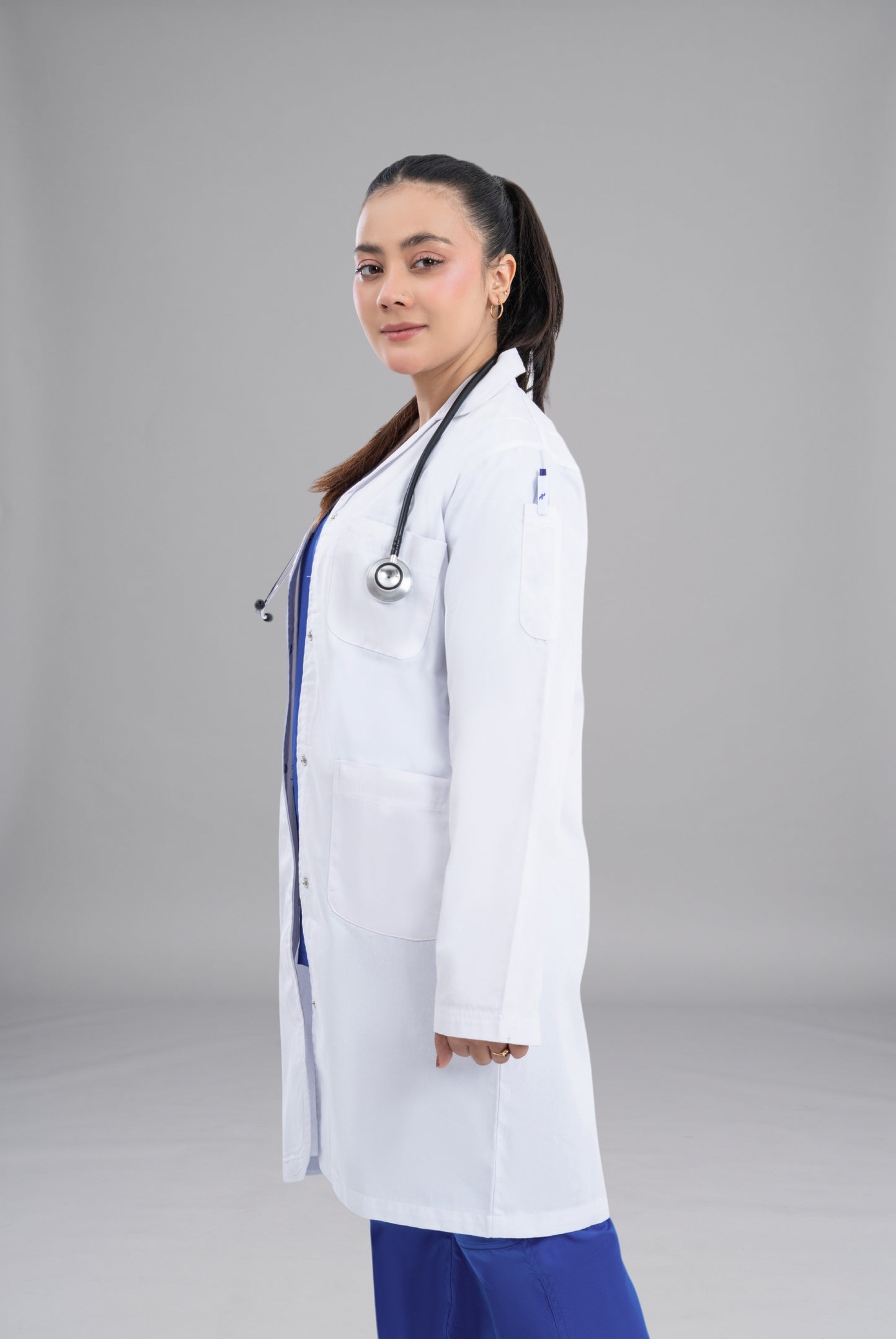 Soft Twill Women’s Lab Coats in Pakistan Premium Medical Wear for Doctors Nurses and Healthcare Professionals by GTEX Apparels 1